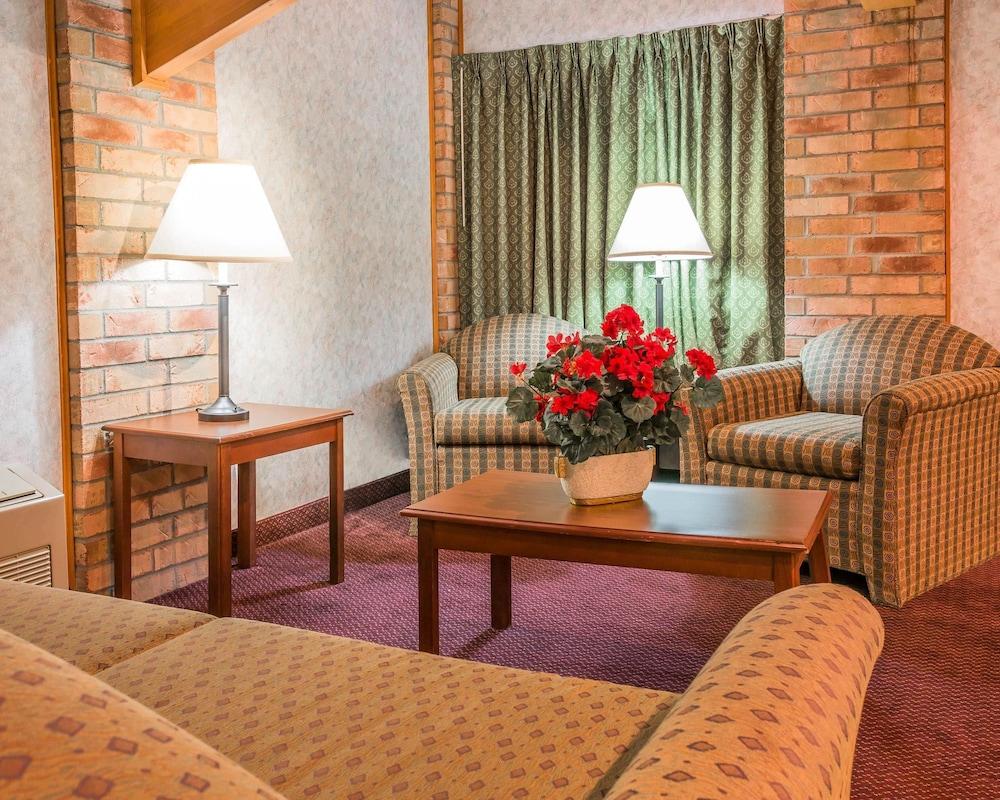 Coopersville Rodeway Inn מראה חיצוני תמונה