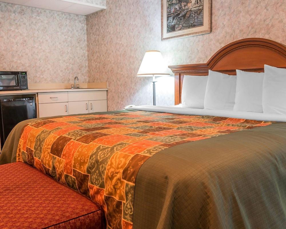 Coopersville Rodeway Inn מראה חיצוני תמונה