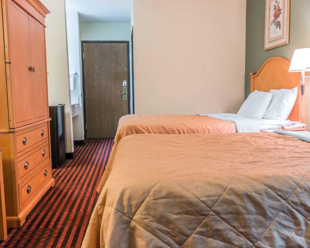 Coopersville Rodeway Inn מראה חיצוני תמונה