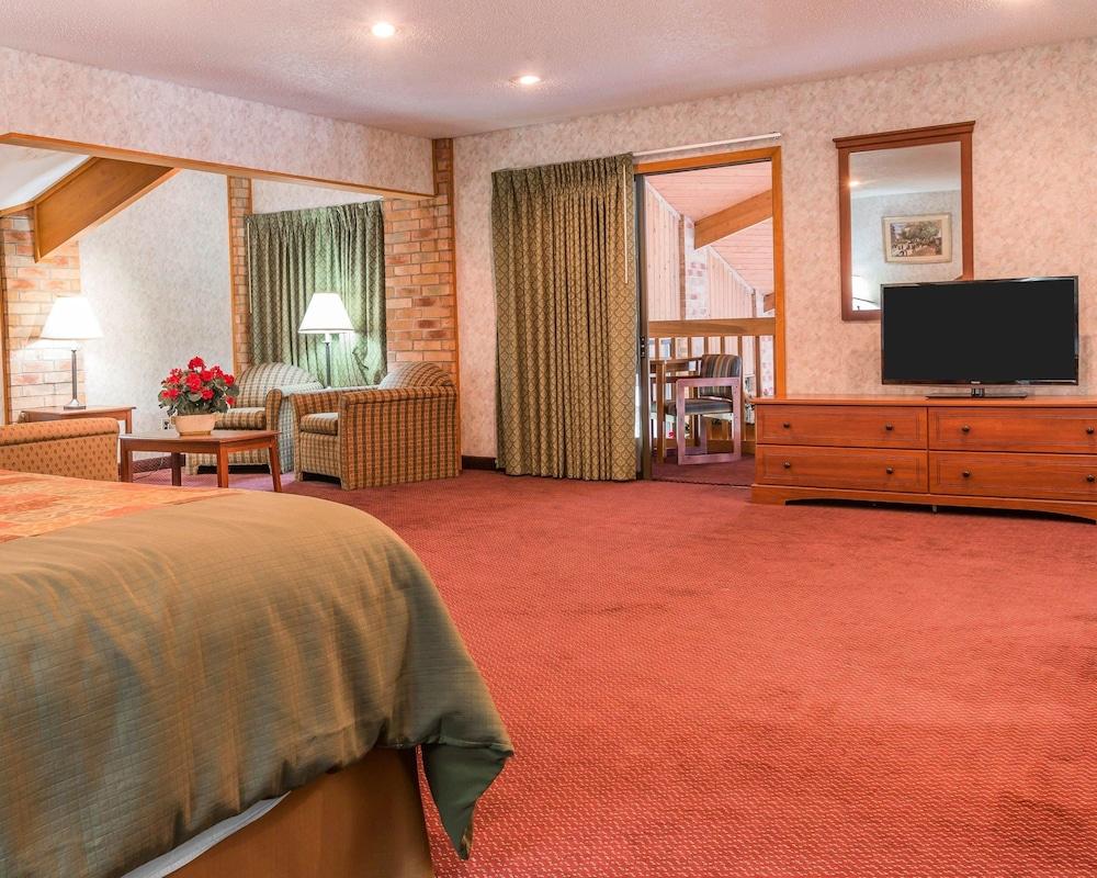 Coopersville Rodeway Inn מראה חיצוני תמונה