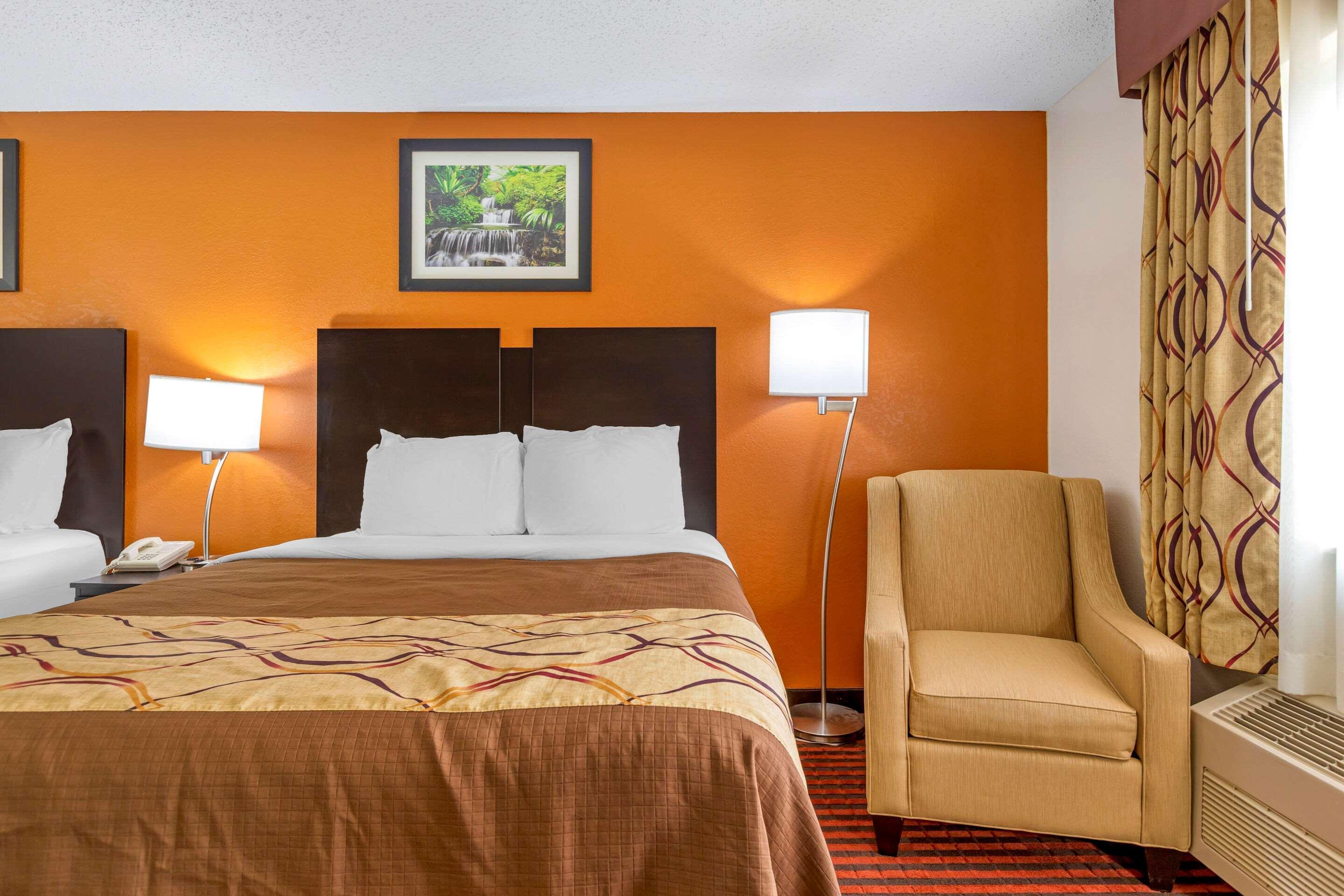 Coopersville Rodeway Inn מראה חיצוני תמונה