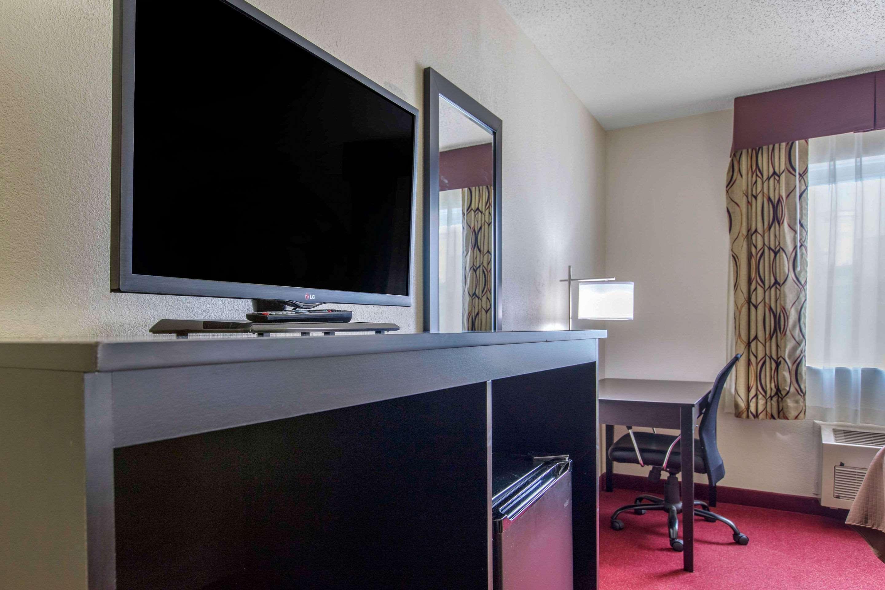 Coopersville Rodeway Inn מראה חיצוני תמונה
