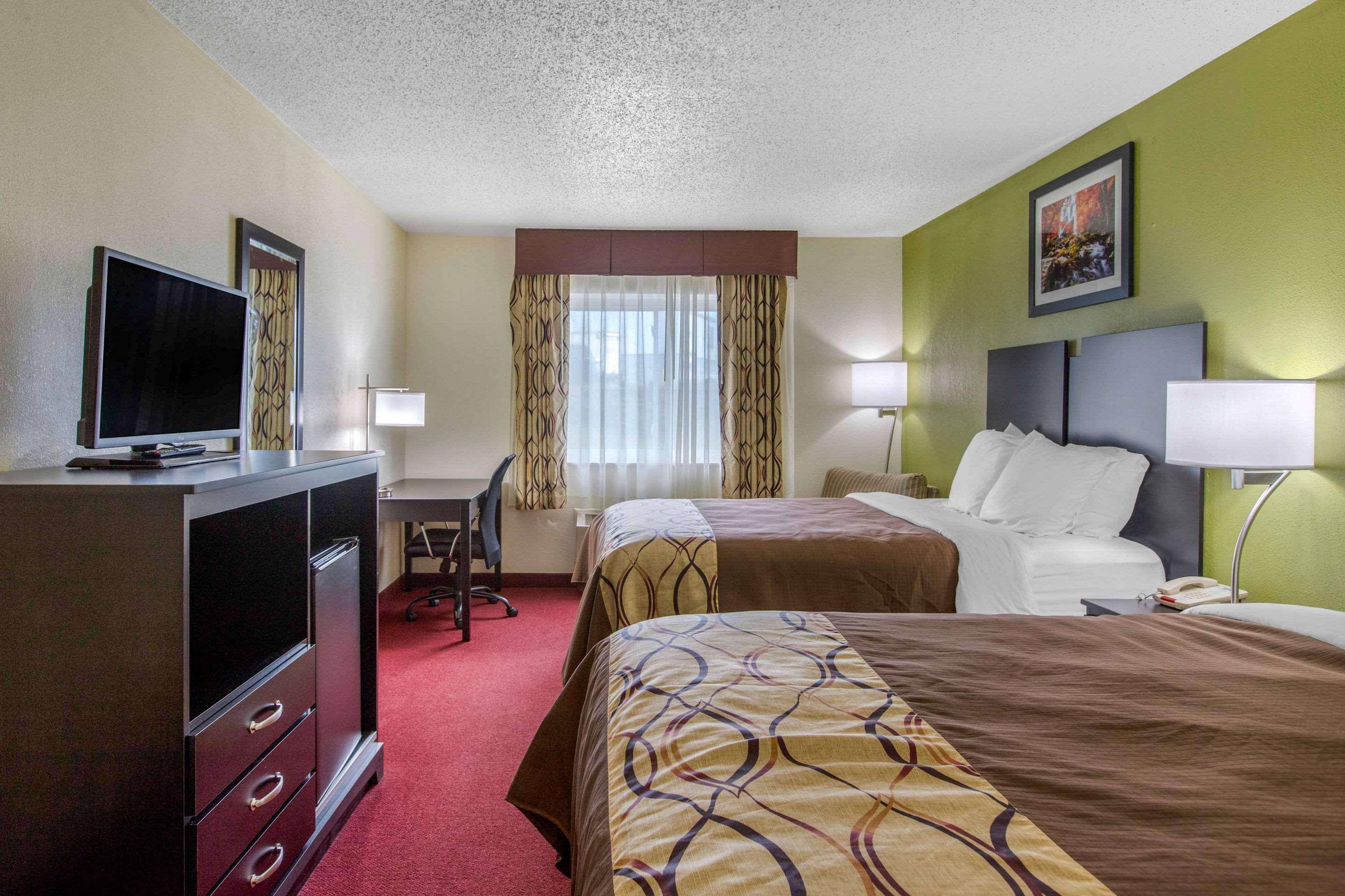 Coopersville Rodeway Inn מראה חיצוני תמונה