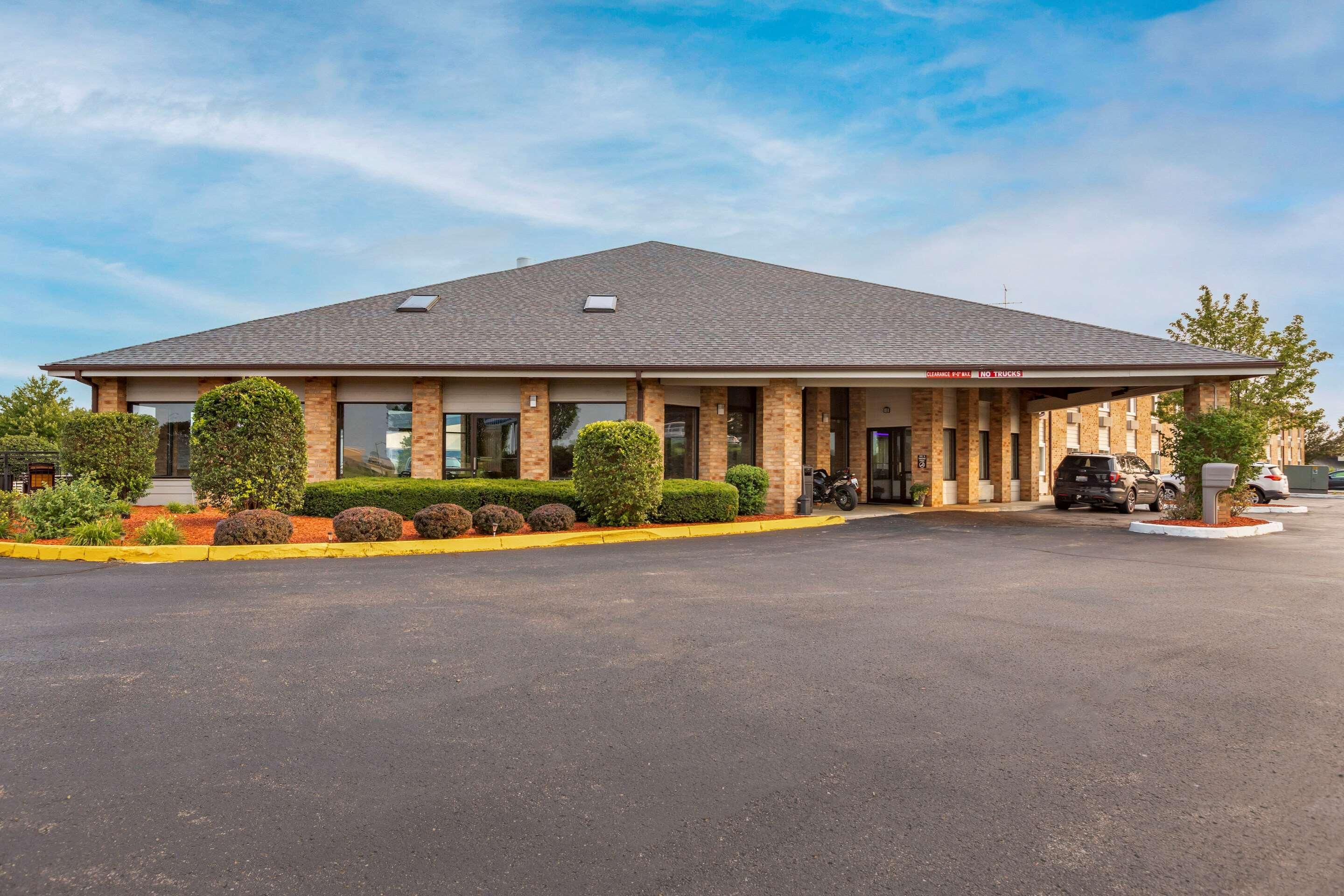 Coopersville Rodeway Inn מראה חיצוני תמונה