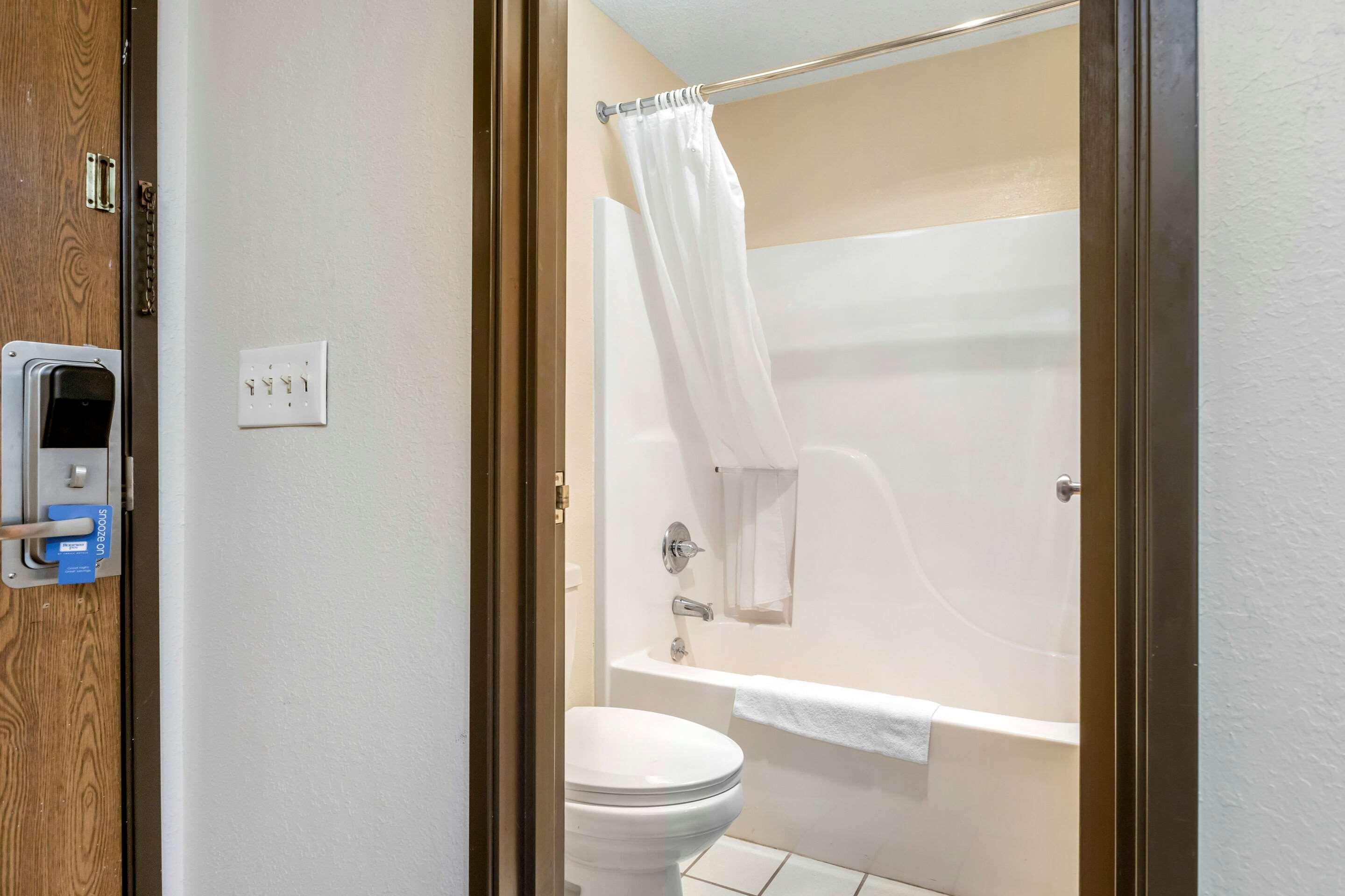 Coopersville Rodeway Inn מראה חיצוני תמונה