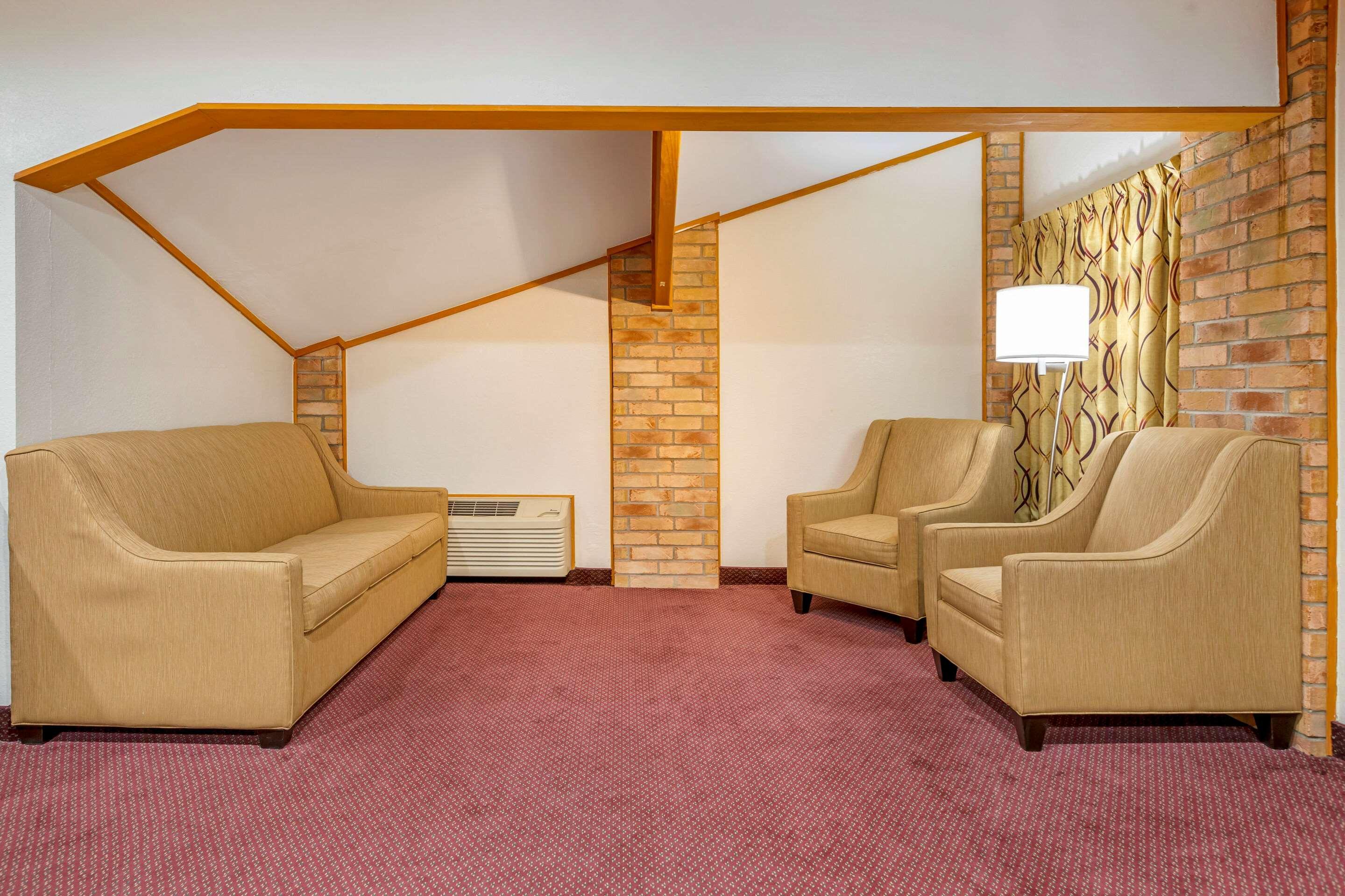 Coopersville Rodeway Inn מראה חיצוני תמונה