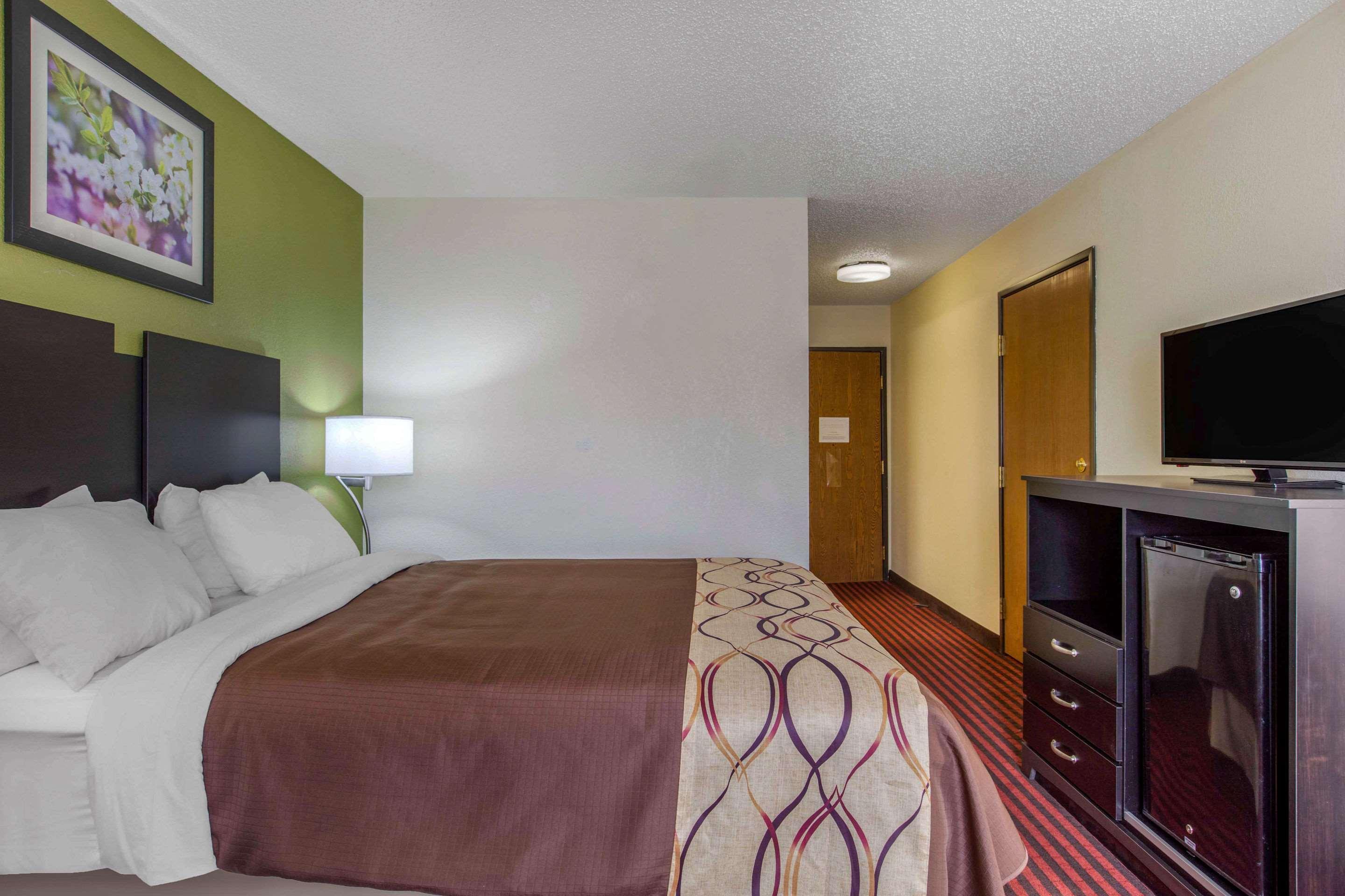 Coopersville Rodeway Inn מראה חיצוני תמונה