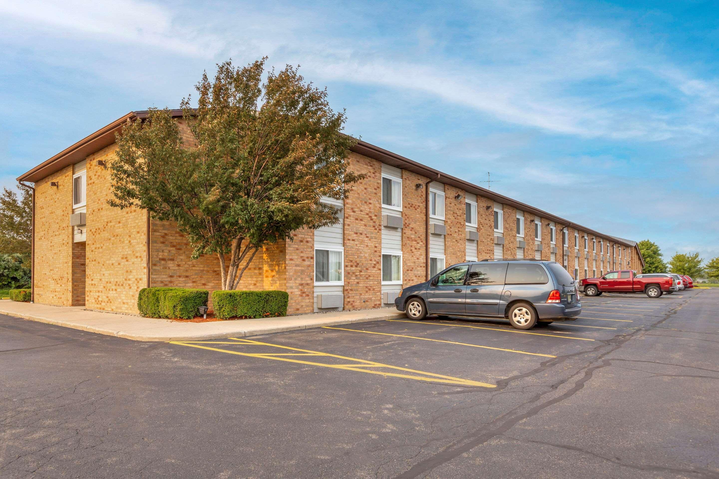 Coopersville Rodeway Inn מראה חיצוני תמונה