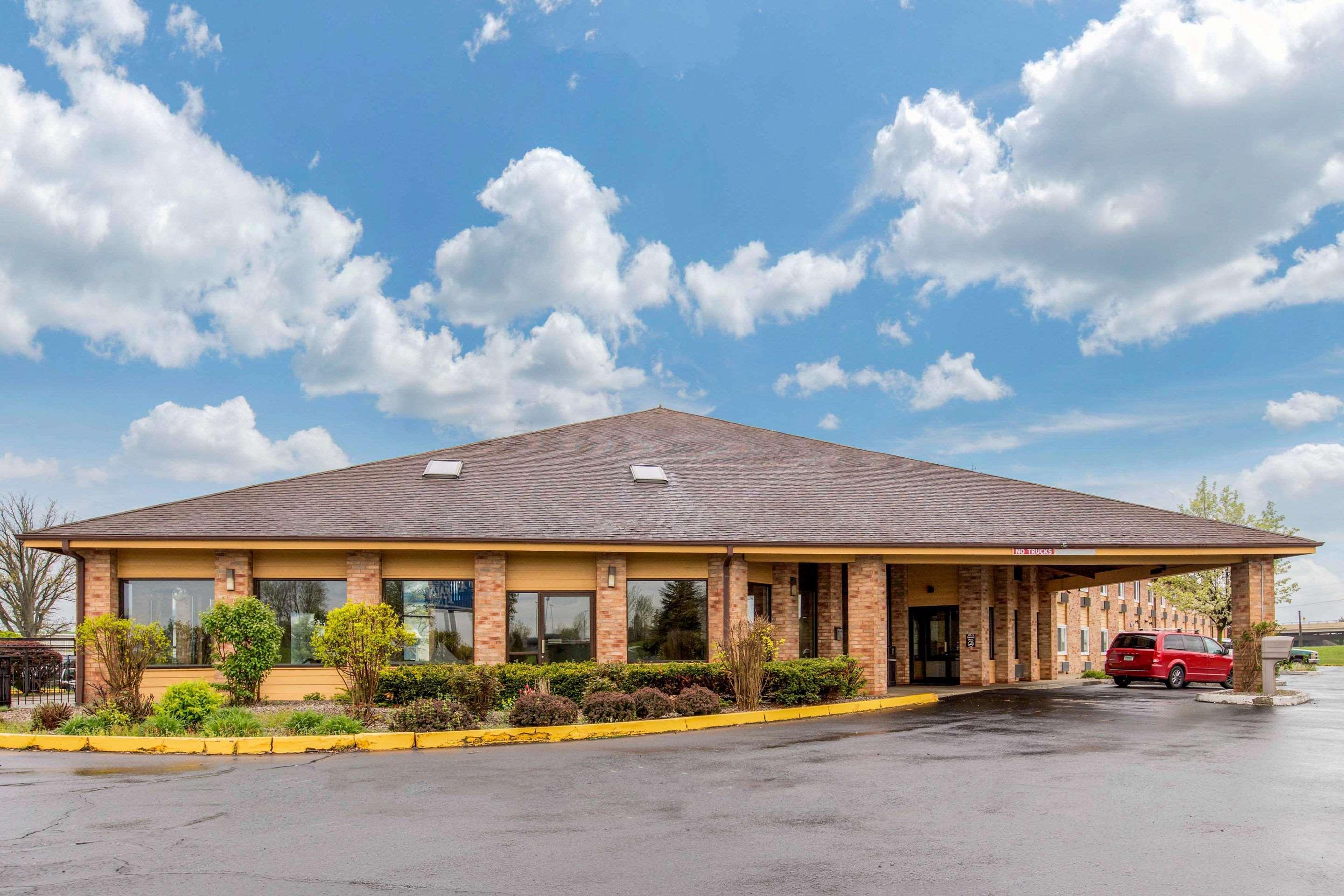 Coopersville Rodeway Inn מראה חיצוני תמונה