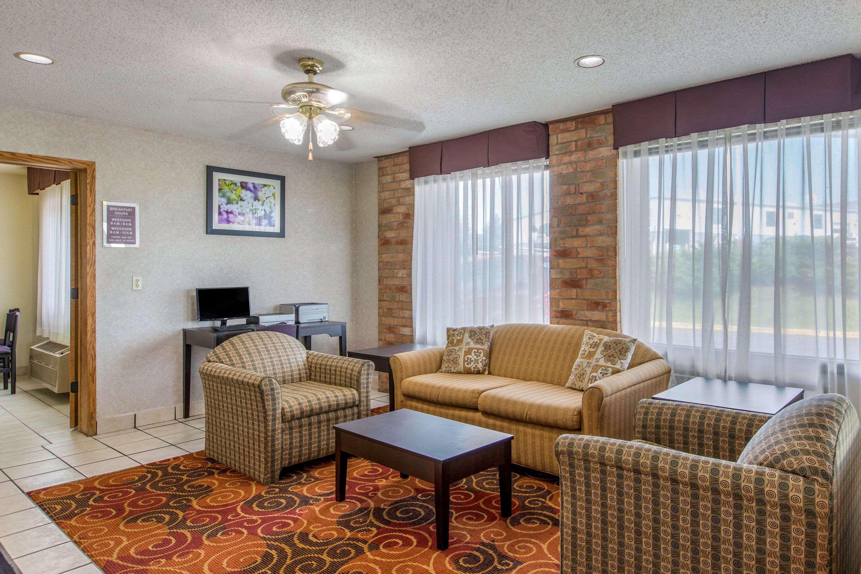 Coopersville Rodeway Inn מראה חיצוני תמונה