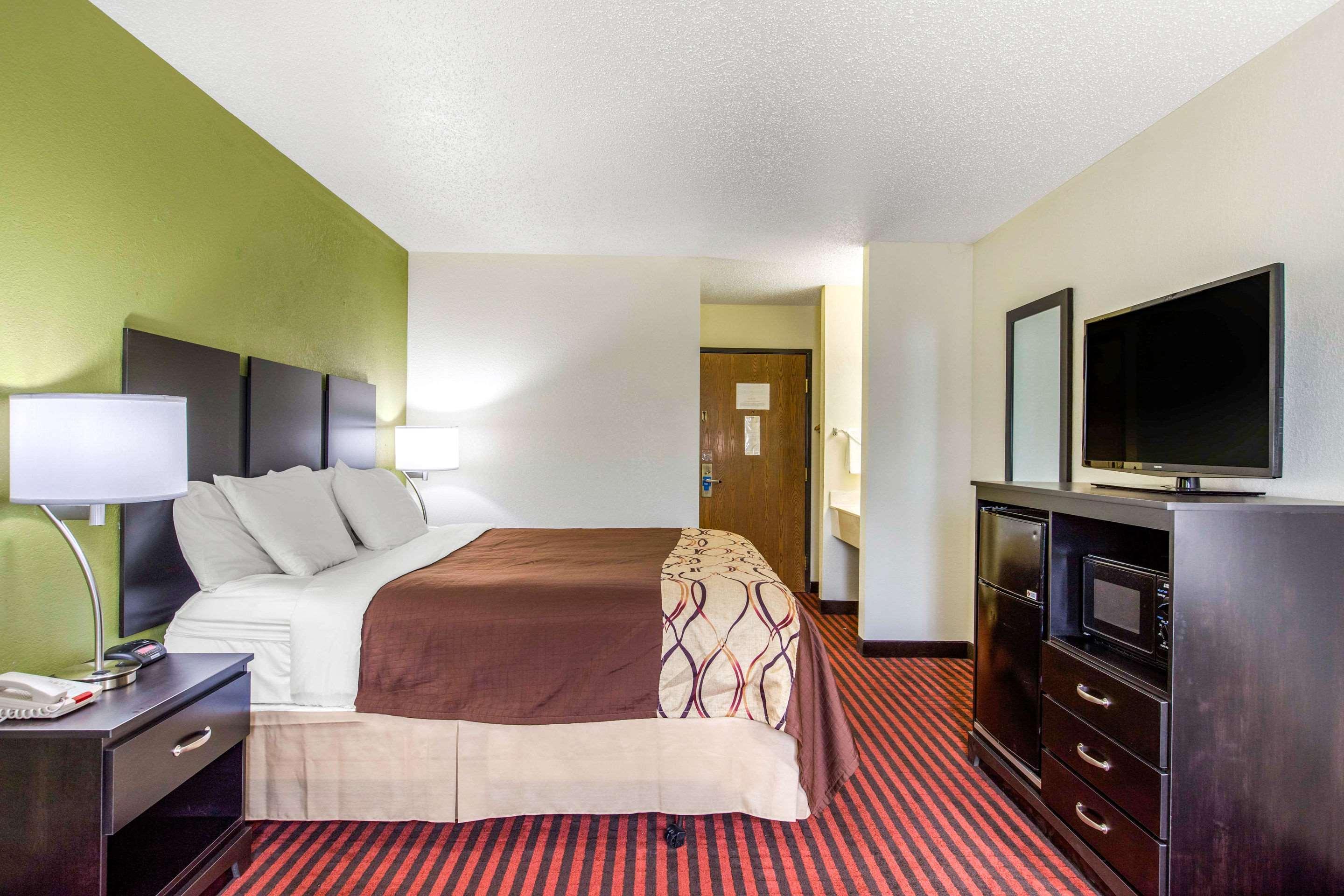 Coopersville Rodeway Inn מראה חיצוני תמונה
