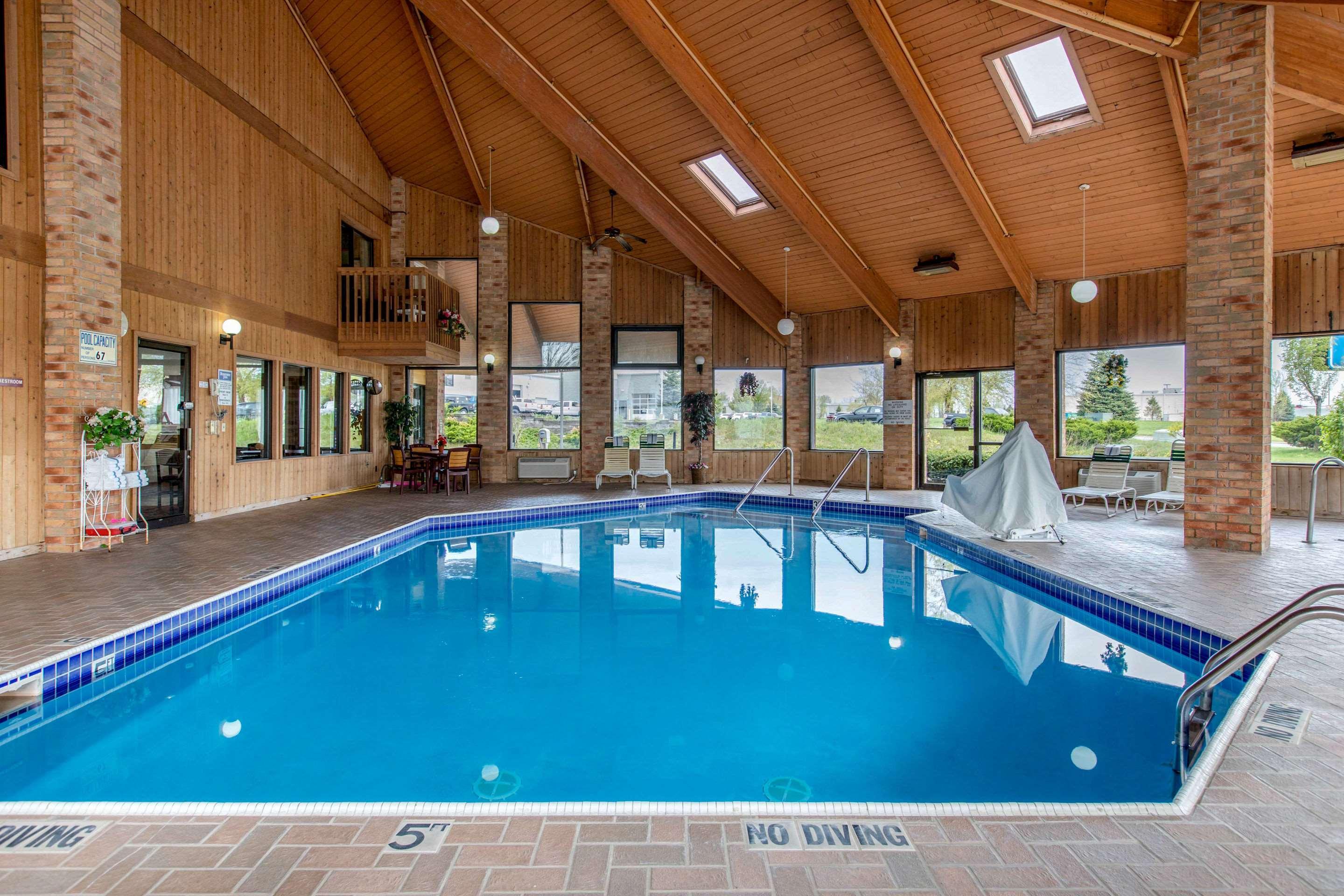 Coopersville Rodeway Inn מראה חיצוני תמונה