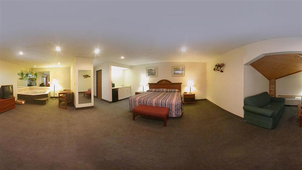 Coopersville Rodeway Inn מראה חיצוני תמונה